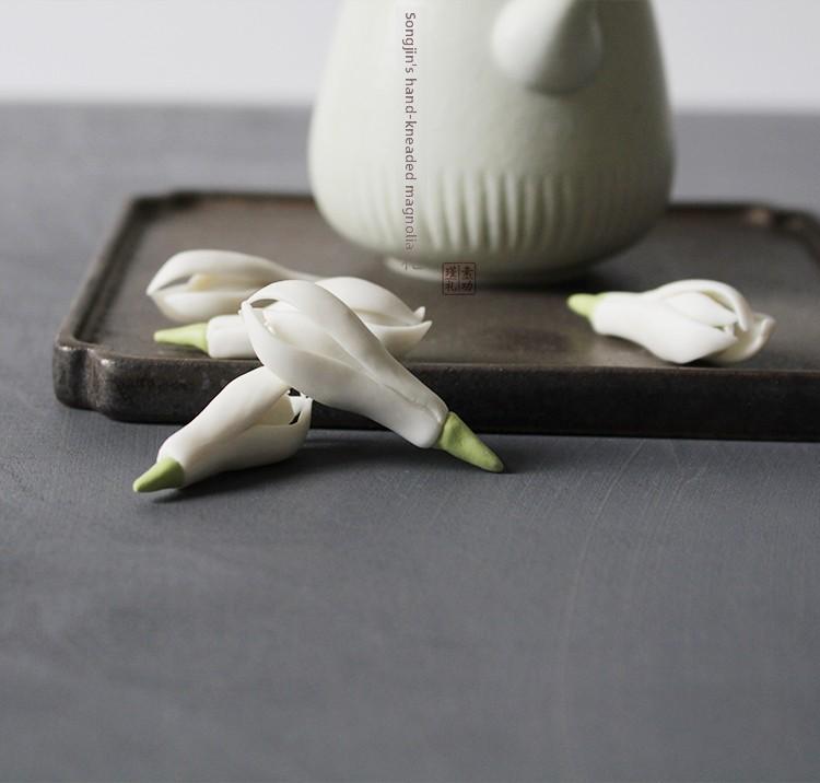 Simple and beautiful hand-kneaded magnolia flower ceramic tea pet literary tea ceremony accessories teaand beautiful tea pet
