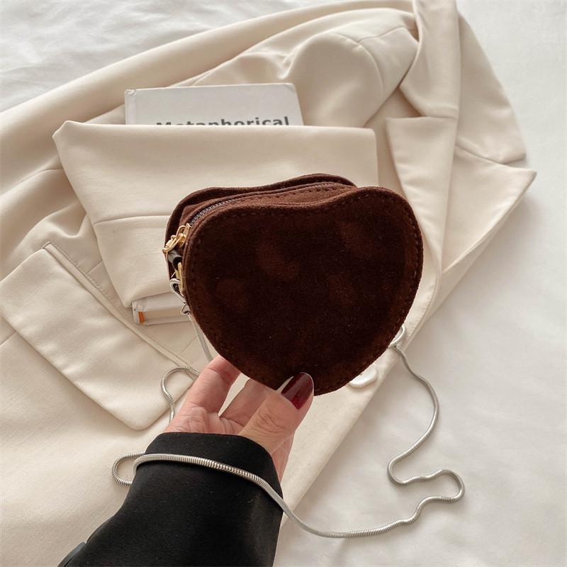 Fashionable Heart Shape Pu Handbag For Women With Unique Colors For Everyday Use