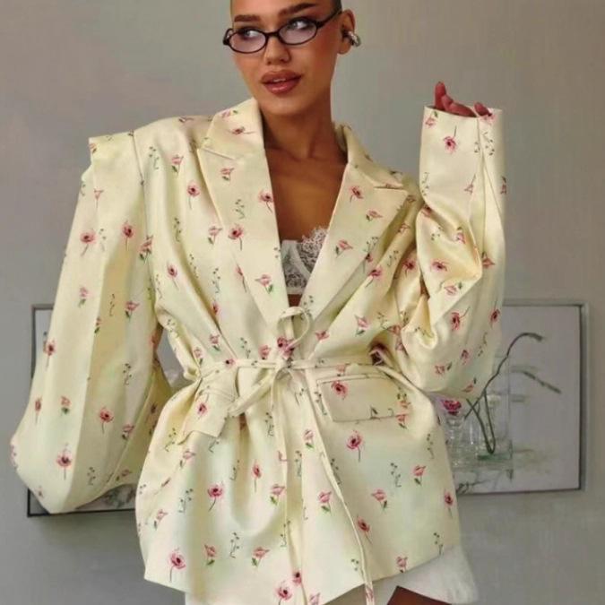 2025 Spring/Summer Versatile Solid Color Coat: Waist-cinching Tie-belt, Shoulder Pad, Elegant Design