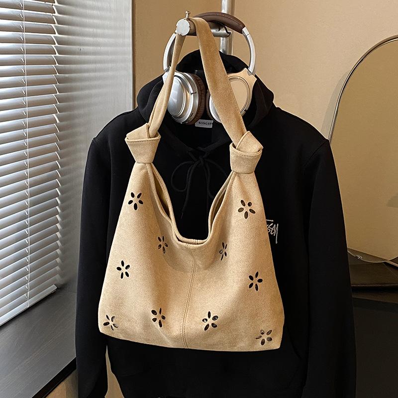 Suede bag women's large-capacity new autumn and winter retro shoulder mother and child bag commuter tote bag