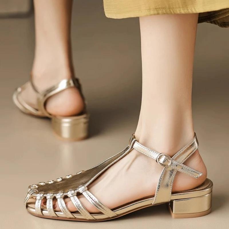 Mode 2024 Été Sandales Femme Argent Or Luxe Cuir Lanière Tissé Sandales Romaines Mode Boucle Cheville Talons Larges Sandales Femme