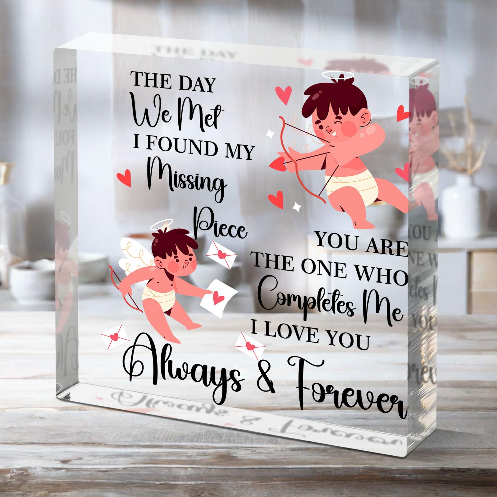 

1pc Cupid Love Ornament - Clip-On Acrylic Desktop Plaque with Cupid Bow & Arrow Design, No Batteries/ Easy Clip-On Installation 10*10cm