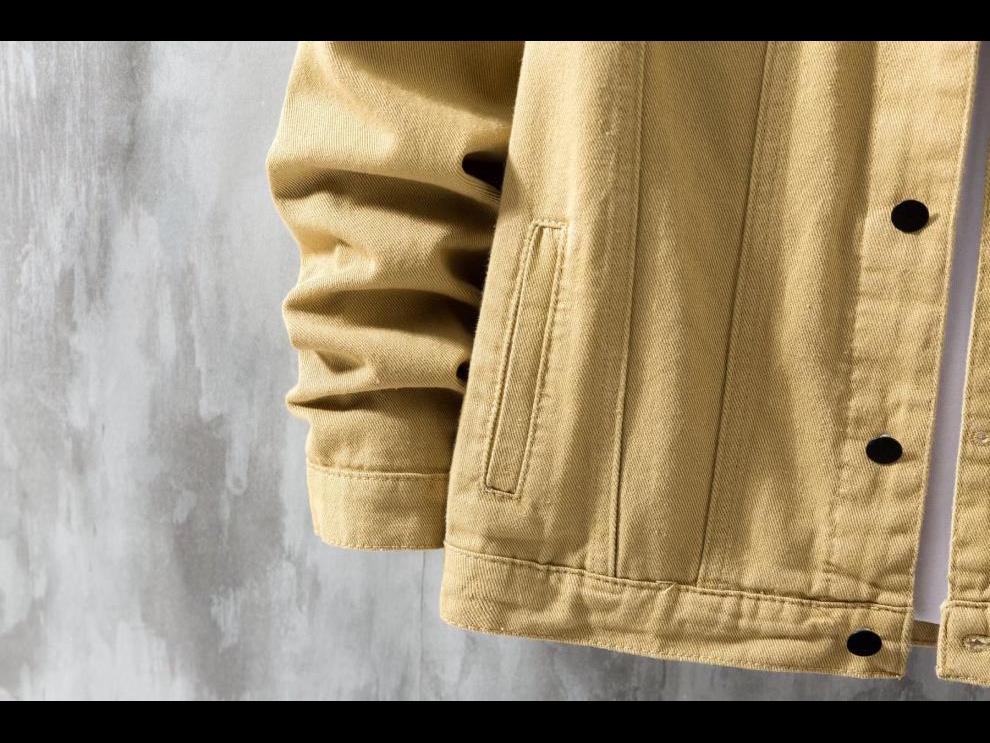 Men's Trendy Japanese Denim Workwear Jacket: Loose, Multi-Pocket, Casual Top for Spring & Autumn.