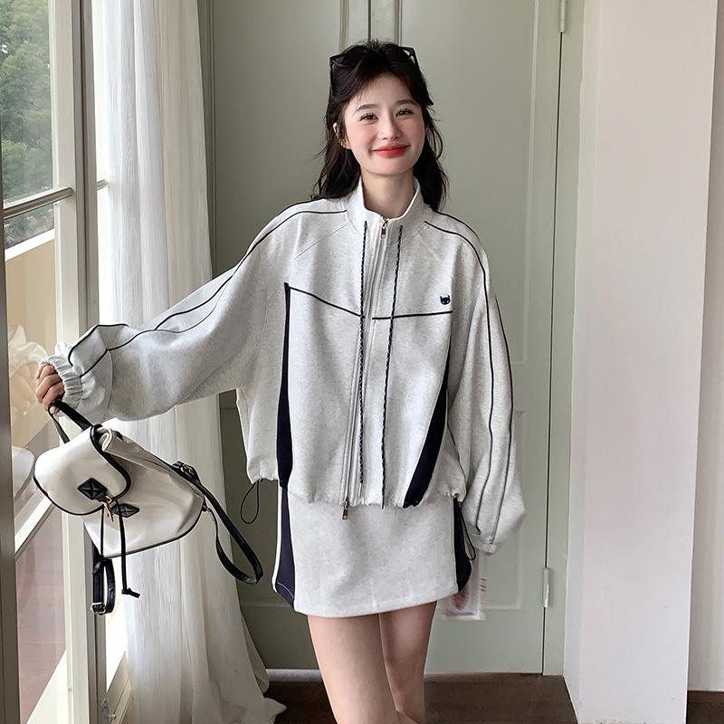 Light Gray Casual Sports Sweater & Contrast Short Skirt Set 2025