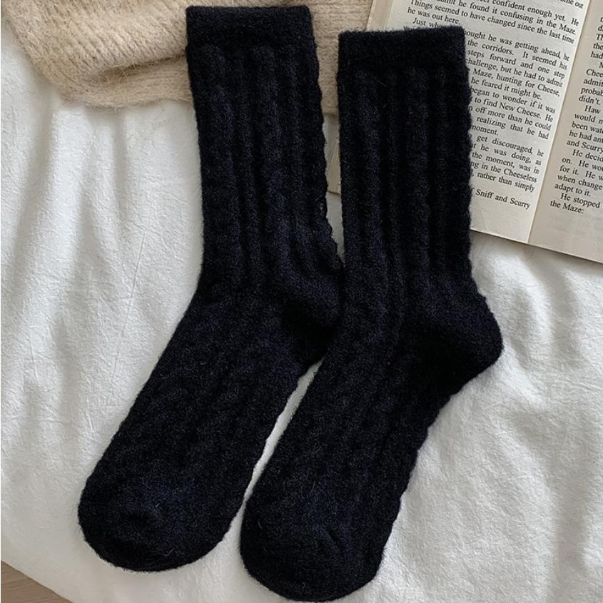 

Мягкие пушистые носки с косами для зимы – 5 цветов чёрный