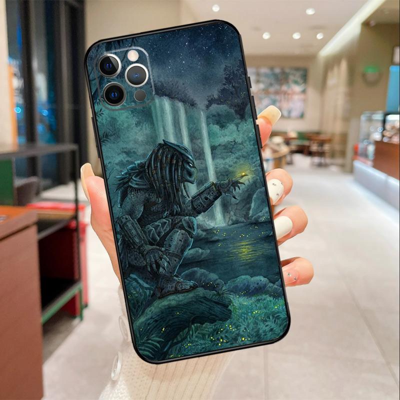 Alien Vs Predator Phone Case For iPhone 17 Air 16 14 13 11 15 Pro Max mini 15 16 Plus 16e Protective Cover