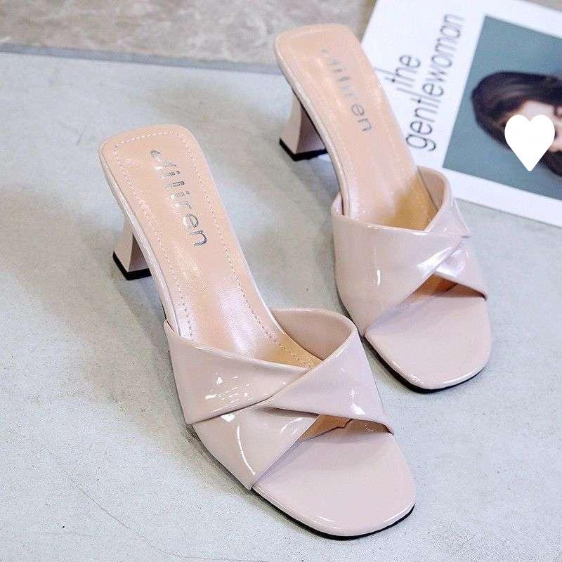 High-heeled Sandals Women's Summer 2025 New Mid-heel Explosion Fashion Square Root Thick-heeled Slippers Outer Wear One-word Drag