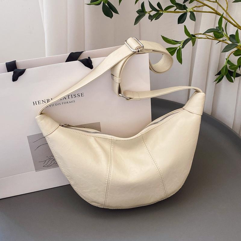 Large capacity bag women's new casual versatile shoulder messenger bag niche fashion commuter dumpling bag