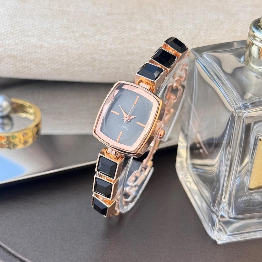 Colorful Bracelet Watch Alloy Quartz Watch Fashion Diamond Encrusted Bracelet  Gift чёрный