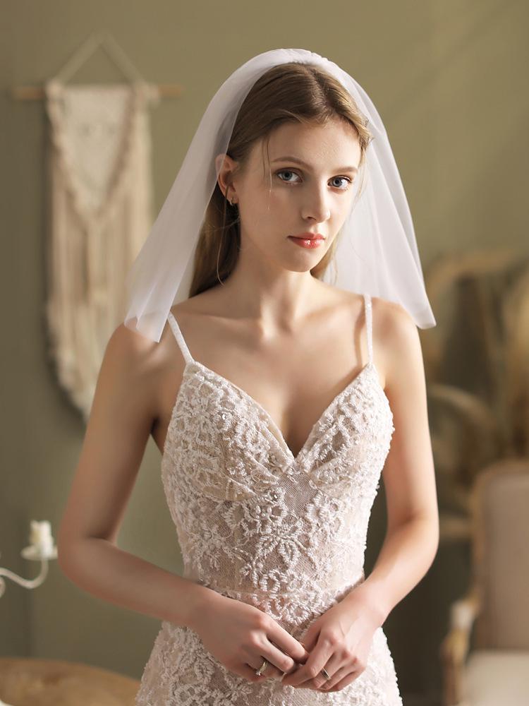 V805 Soft White Double-Layer Bridal Veil - Short Style for Photoshoots & Styling