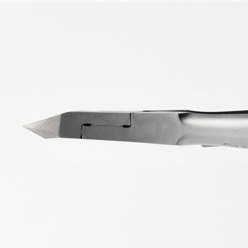 1 Semi-Professional Nail Nipper For Cuticle Removal