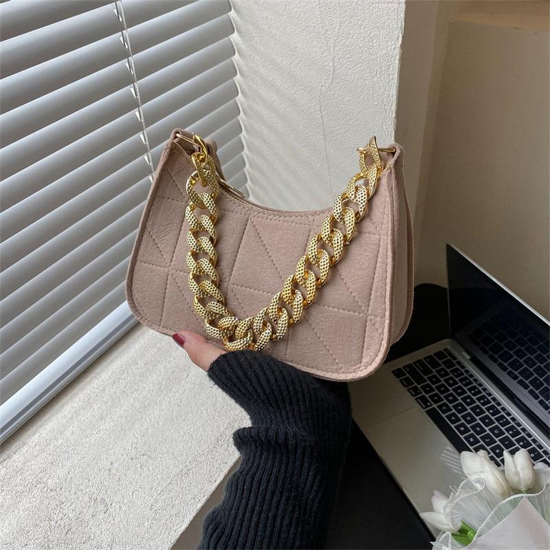 Stylish 2023 Summer Fashion Women's Vintage Chain Crossbody Shoulder Bag For Trendy Everyday Use