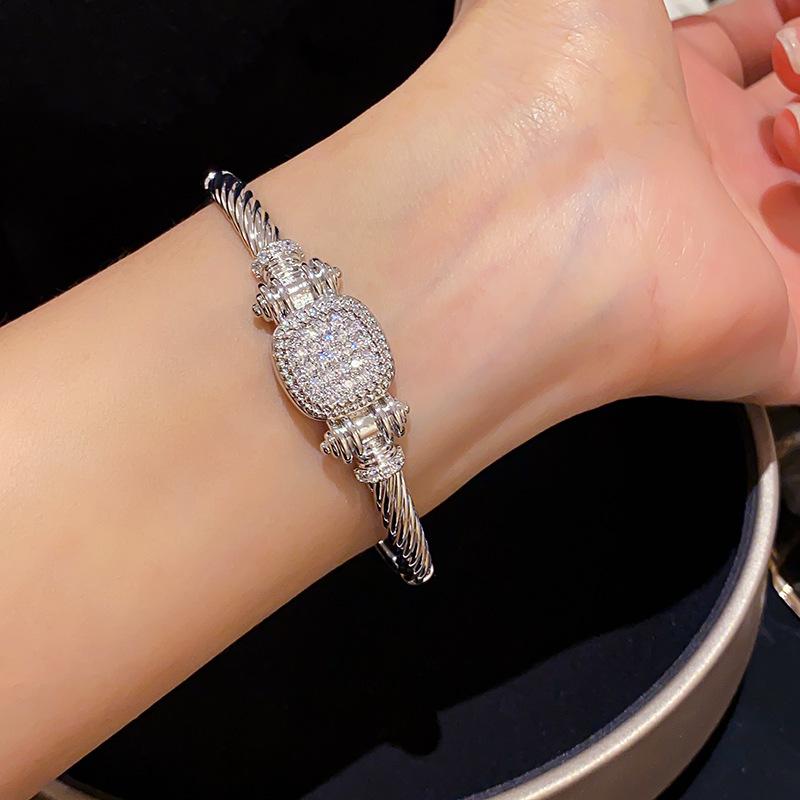 Europese en Amerikaanse Ovalen Patroon Gesp Armband, Modieuze en Verfijnde Armband, Licht Luxe En