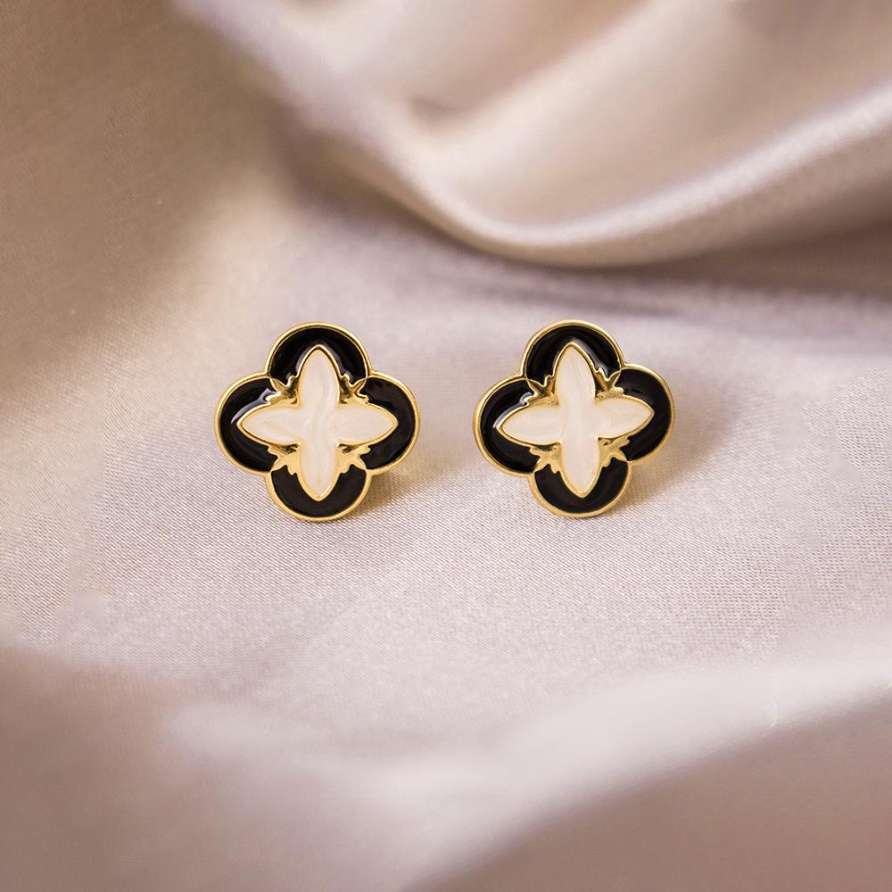 Elegant Zircon Flower and Pearl Stud Earrings - High-End Niche Design