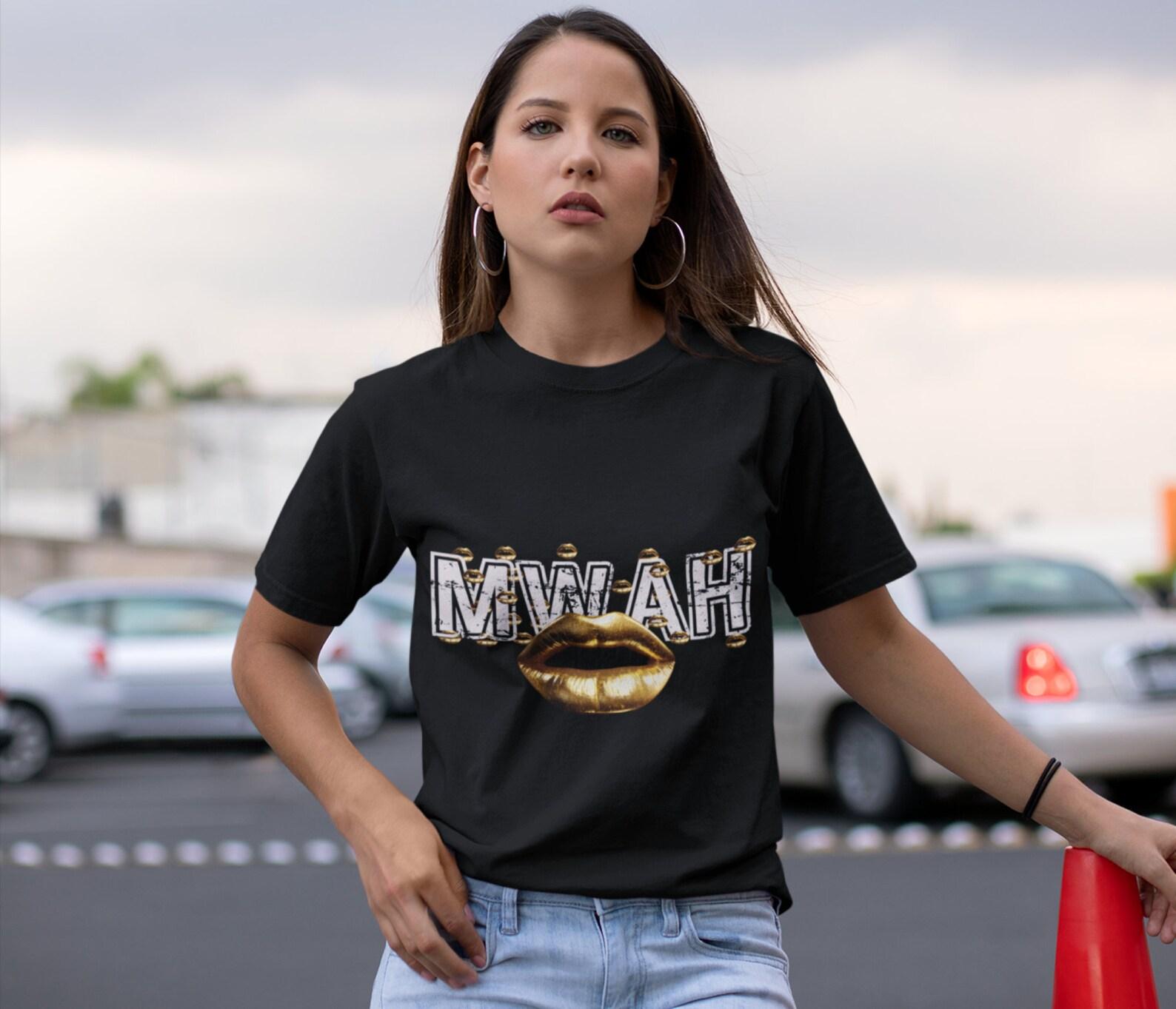 Golden Lips T-Shirt: Mwah Kiss Graphic Tee, Women s Fashion S