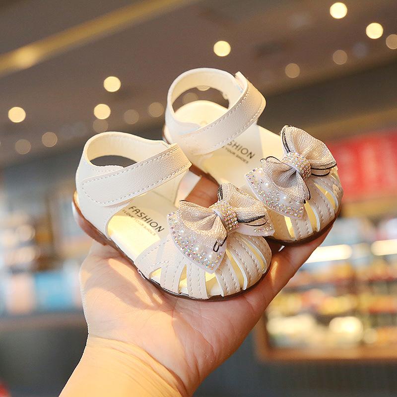 New Sandals Fashion Versatile Comfort Baby Shoe Soft Anti Slip Exquisite Girls Shoes Princess Sweet Flat Simple Baby Sandals