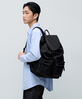 Crinkle Two-Pocket Flap Backpack [Black]