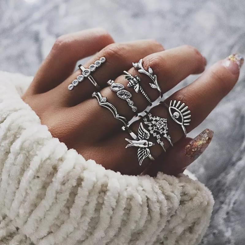 Retro Floral Carved Multi-Piece Stacking Ring Set