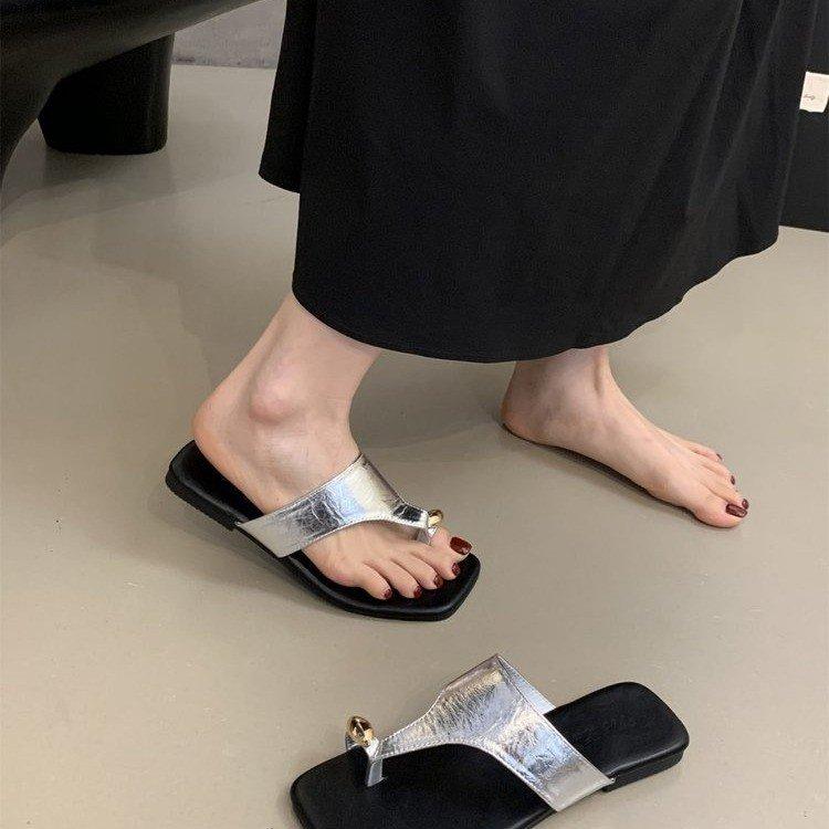Korean version of fashion soft bottom soft surface flat bottom flip-flops slippers women's summer wear silver sandals women's shoes Roman shoes