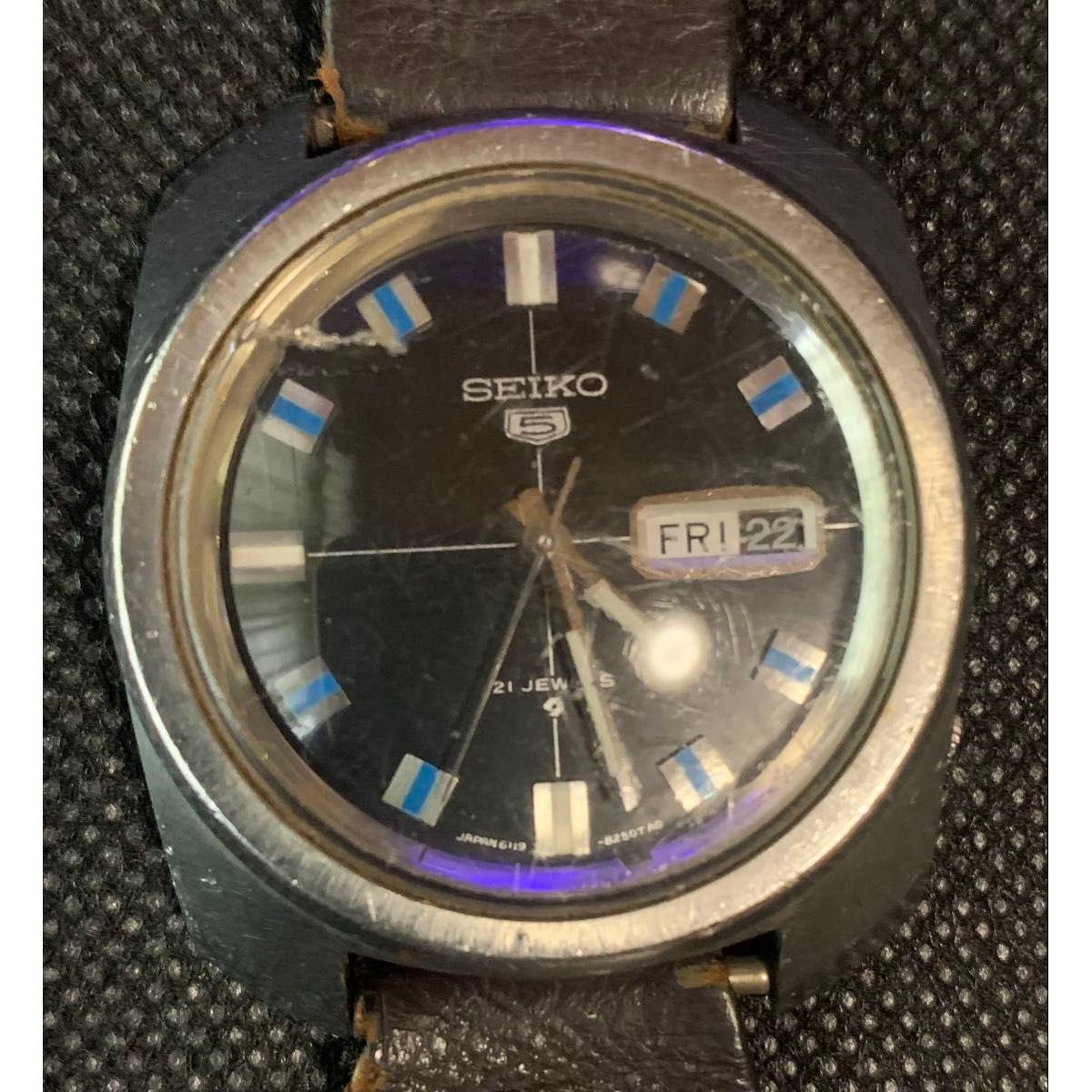 Working item SEIKO 5 SPORTS Seiko 5 Sports automatic watch 21 jewels SEIKO 6119-8220