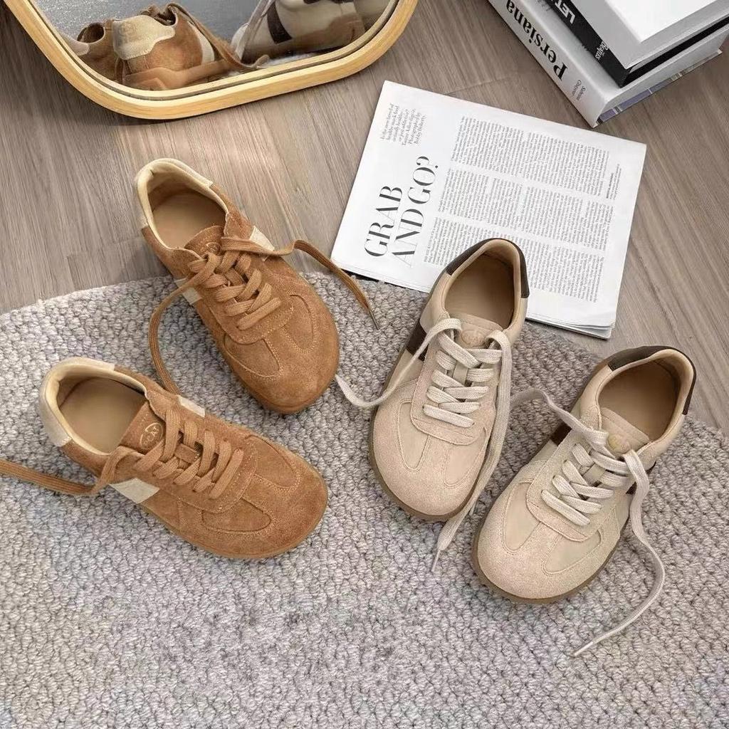 Women's new autumn models show feet, small flat-bottomed casual sports board shoes, versatile little white shoes are light and trendy