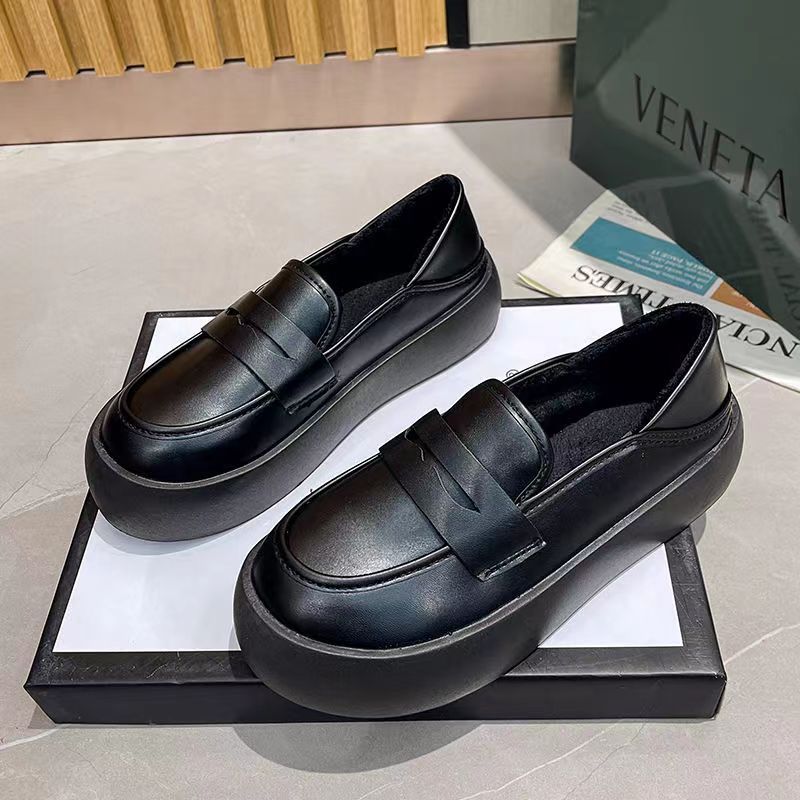 

Soft-soled single shoes women s 2025 autumn and winter new casual versatile velvet nurse shoes soft leather flat loafers maternity shoes 55 exquisite gifts чорний