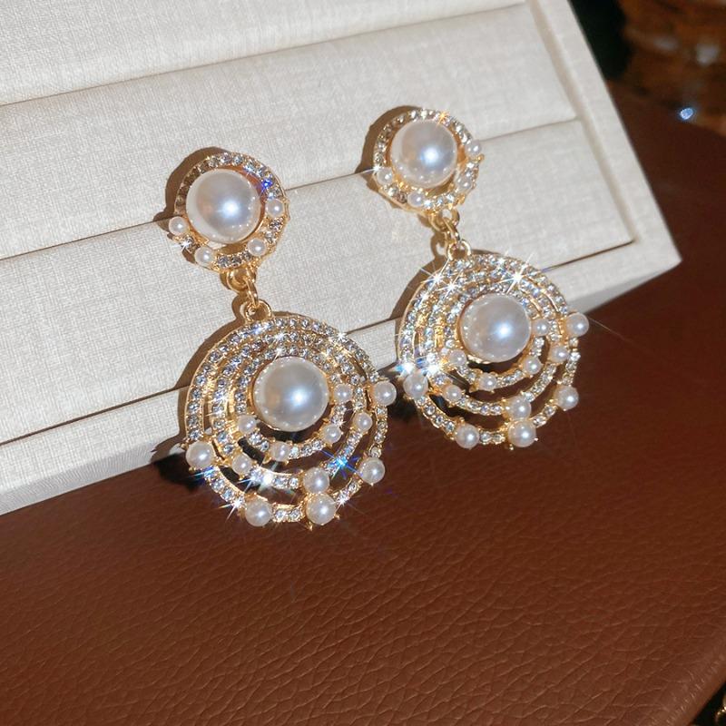 French Diamond Round Pearl Stud Earrings Necklace Court Elegant Temperament Jewelry Set Light Luxury High-end Jewelry