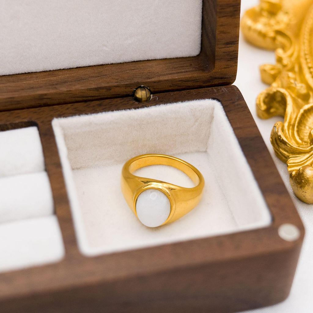 2022 Retro Style 18K Gold-Plated Titanium Steel Hip-Hop Agate Ring for Women