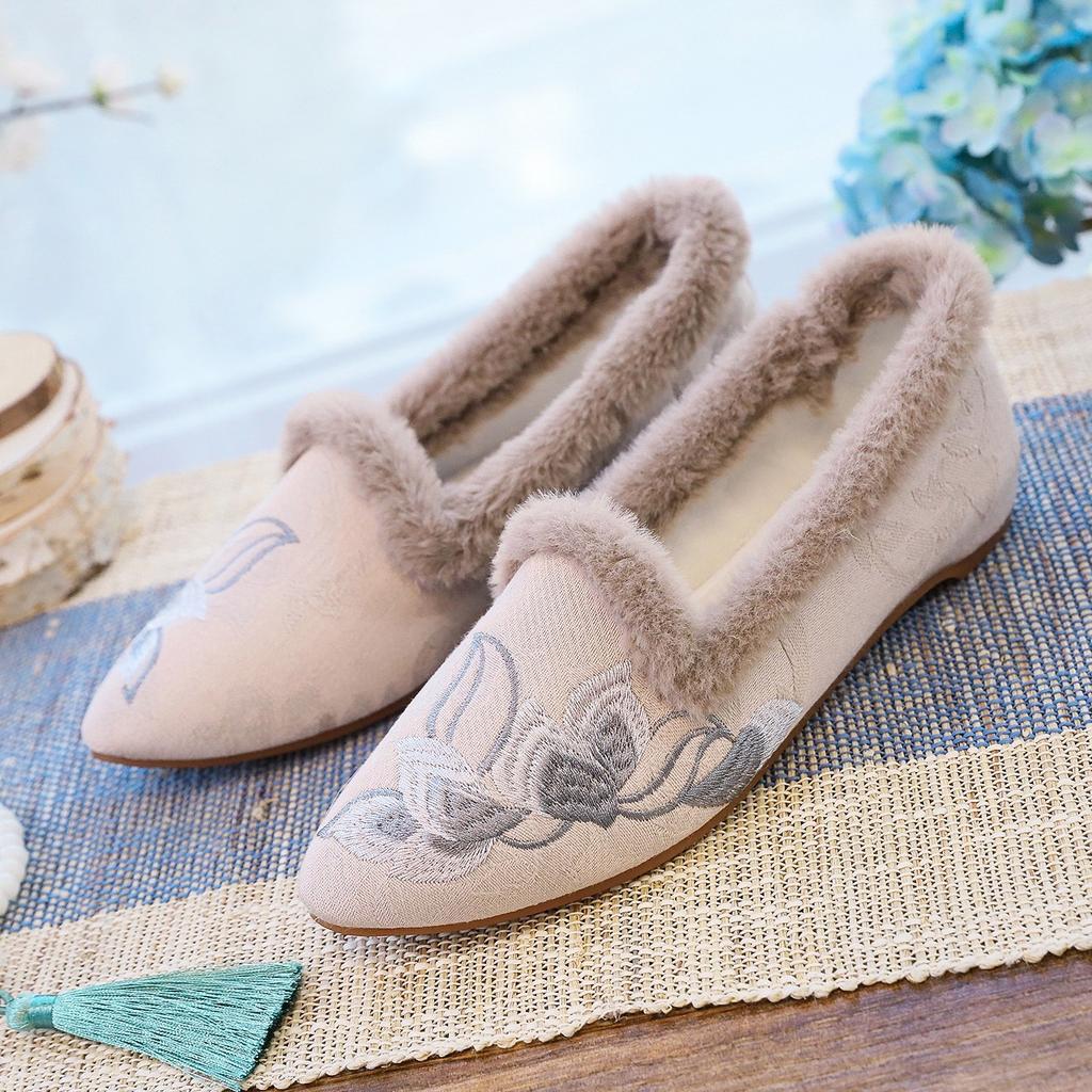 plush burrs pointed shoes, embroidered cloth shoes, fashion warm home shoes, ethnic style women's shoes cotton drag women's cotton shoes