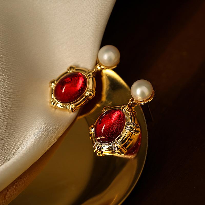 

Medieval Silver Needle Pearl Oval Earrings French Court Temperament Earrings Retro Premium Versatile Earrings