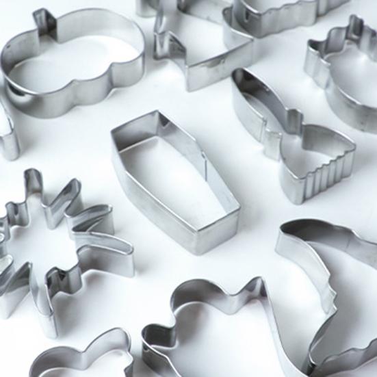 12Pcs Halloween Cookie Cutter Set, Stainless Steel Biscuit Molds, DIY Pumpkin Ghost Black Cat Bat Baking Tool for Party, Creative Halloween Gift
