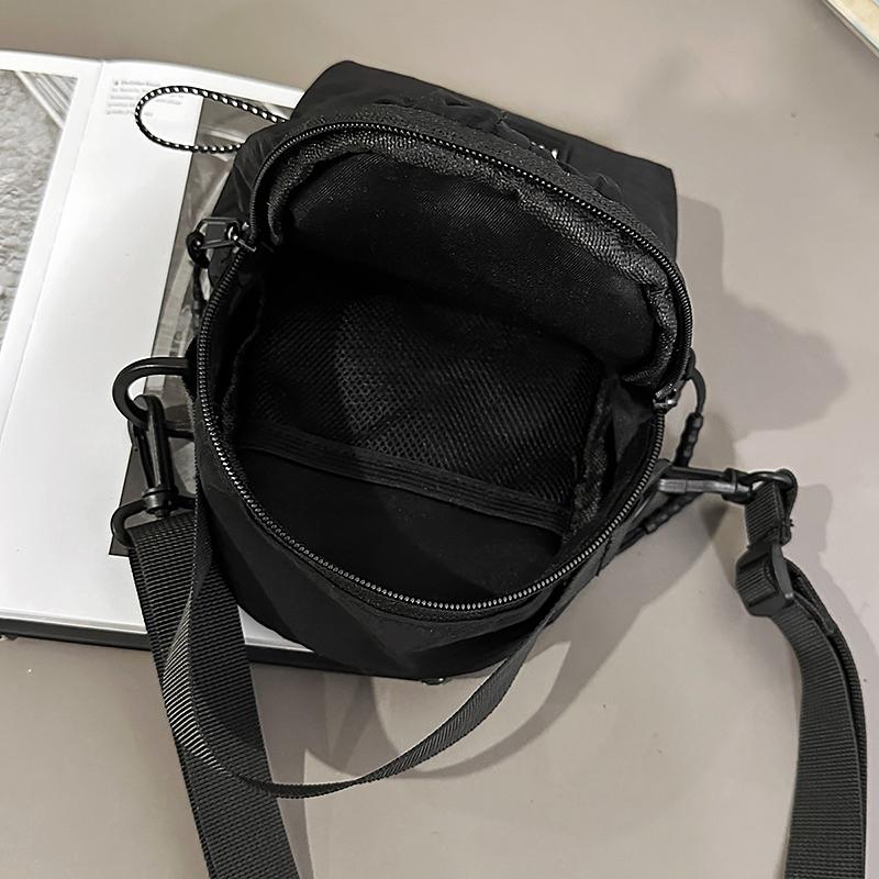 Sports Water Kettle Bag Unisex Lightweight Travel Crossbody Bag Outdoor Water-Repellent Cycling Mobile Phone Bag
