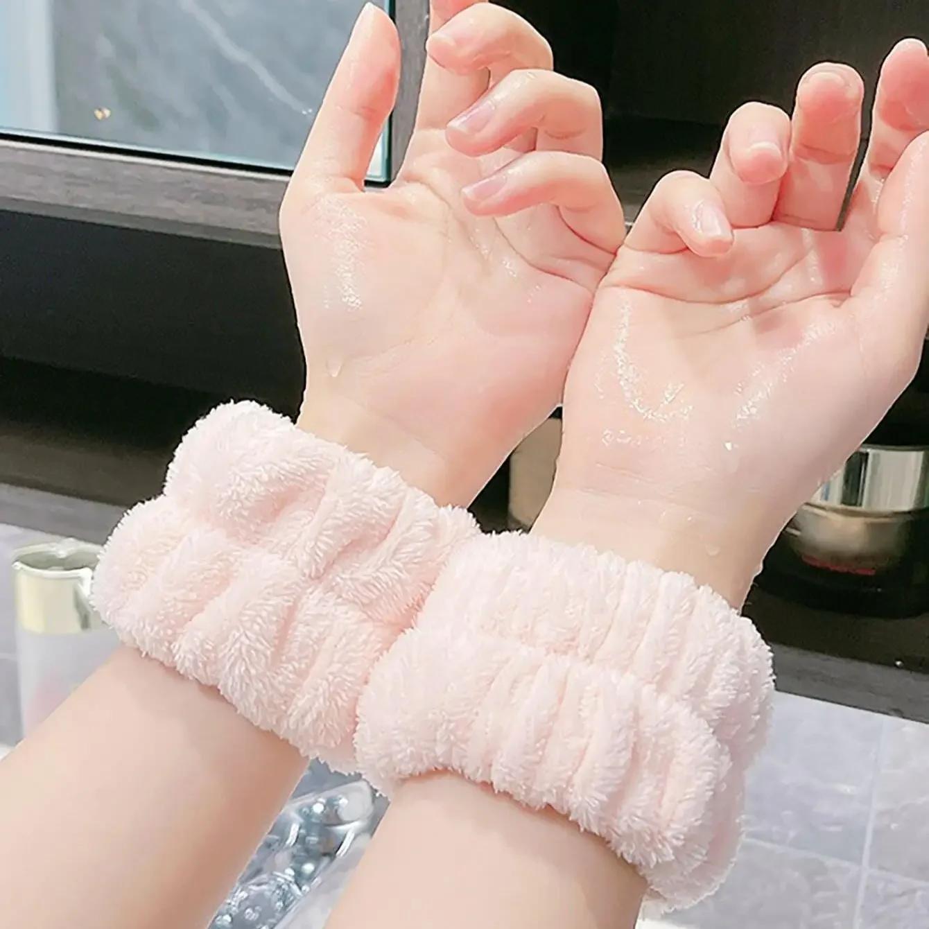 

1Pair Wash Face and Wrist Absorb Water Sleeve Cover Sports Wipe Sweat Wrist Strap Moisture-proof Oversleeves Cleaning Supplies