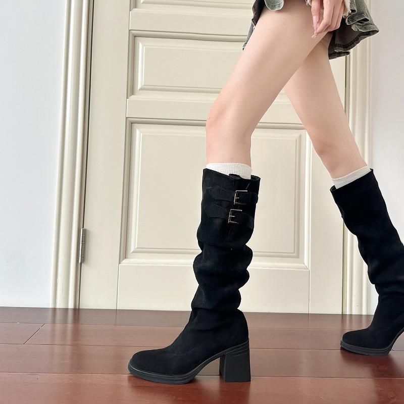 

Двое носят сапоги с длинным ворсом, рыцарские сапоги на толстой подошве, новые модели осени и зимы, но женские ботфорты, женские сапоги на высоком толстом каблуке 40