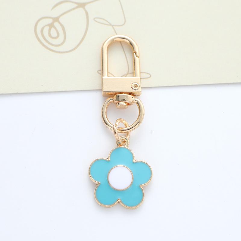 Daisy Keychain Pendant & Earphone Case Decoration with Flower Design