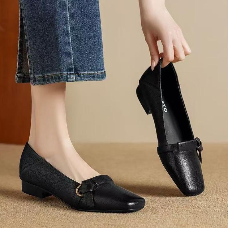 Retro low-heeled small leather shoes women's new square head shallow mouth single shoes are lightweight
