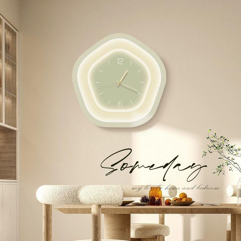 Cream-style Living Room Decorative Painting with Clock, Modern and Simple Home Ultra-quiet Wall Clock, Creative Clock Wall Lamp