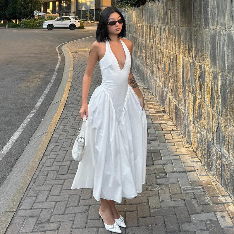 Autumn 2024 French Socialite Deep V-Neck Halter Pleated Slimming Dress