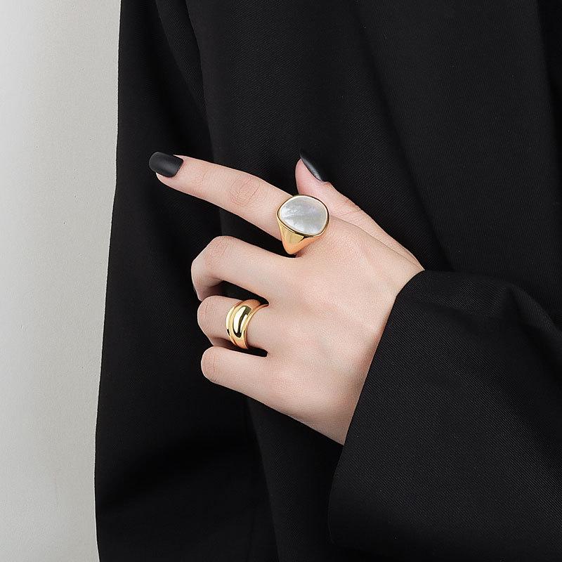 Minimalist White Pearl Mother Of Pearl Chunky Ring For Women Niche Design Statement Jewelry