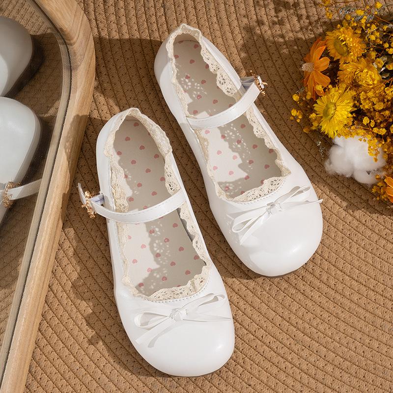 Girl's Heart Flower One-word Buckle Mary Jane Shoes Spring 2025 New Daily Casual Versatile Skirt Small Leather Shoes