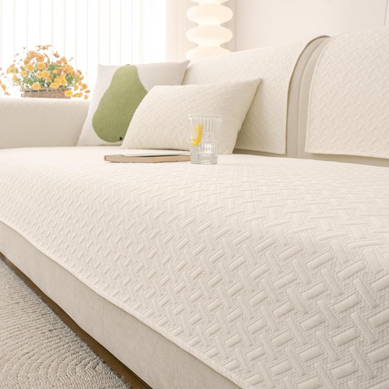 

New Summer Ice Silk Mat, Non-Slip Premium Seat Cushion, Three Seats And One Concubine Cool Sofa Cover 70*70cm