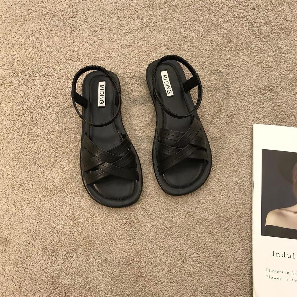 Open toed sandals for the summer of 2025 featuring a French retro soft sole and a niche Roman style