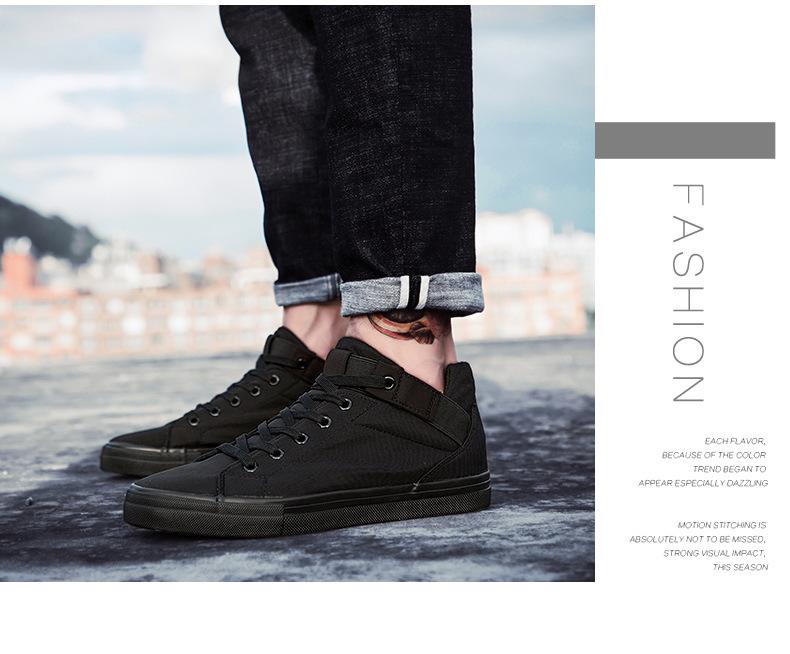 Men's Trendy All-Black Canvas Sneakers for Summer, Work, and Skateboarding.