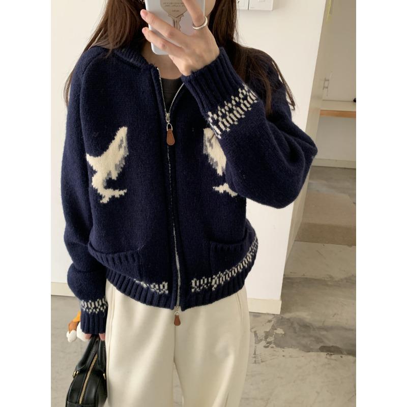 

Осенне-зимняя повседневная куртка-свитер с лацканами, женская новинка, ретро-жаккард, ленивый ветер, утолщенный вязаный кардиган на молнии One size тёмно-синий