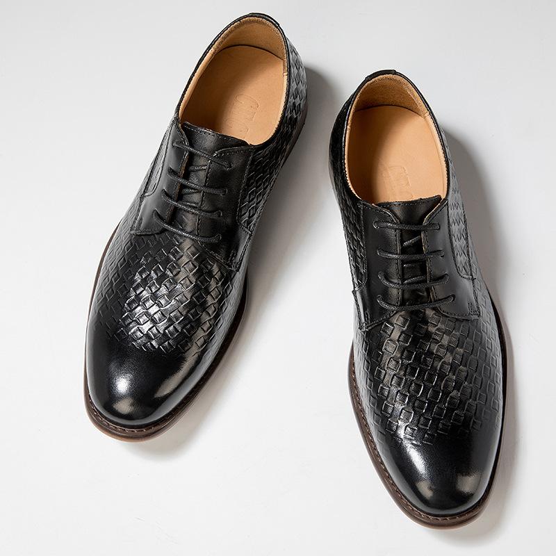 

Men s shoes 2025 spring new men s light luxury high-end large-size leather shoes travel fashion low-heeled casual shoes 38