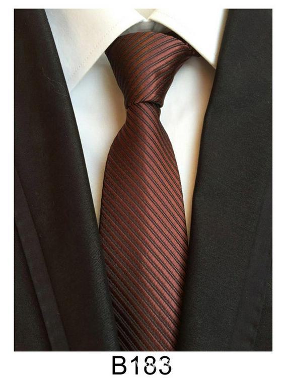 Cravate homme en soie et polyester faite main – Décontractée, formelle ou professionnelle