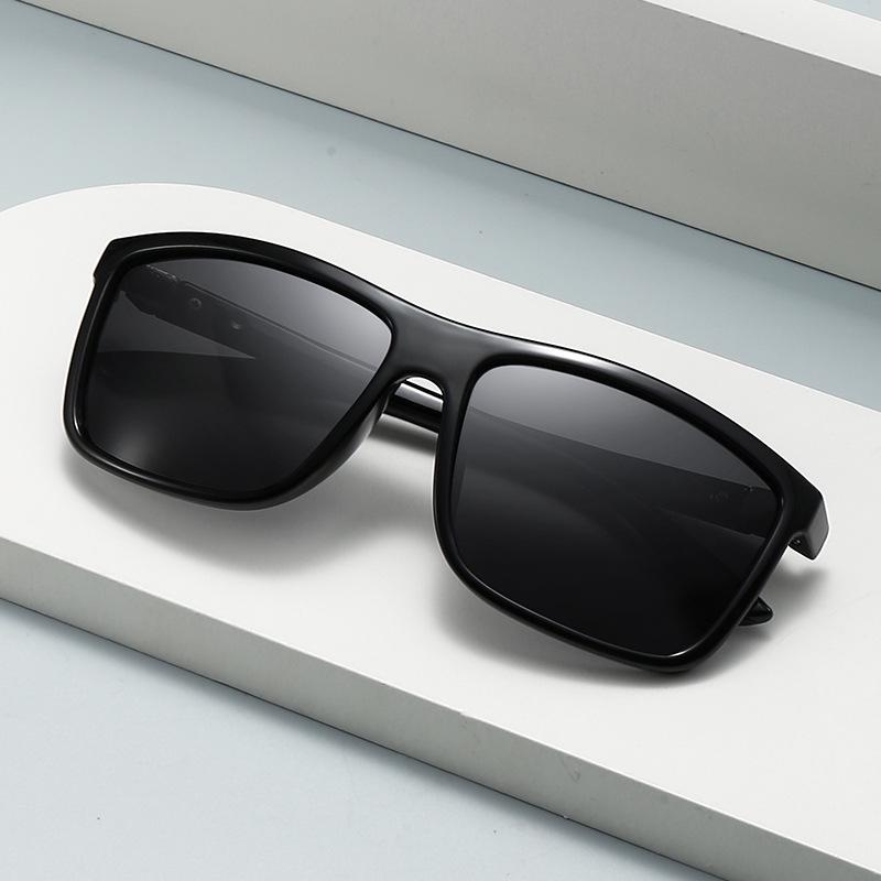 Men's High-End Retro Polarized Sports Sunglasses for Driving, Fishing, and Cycling.