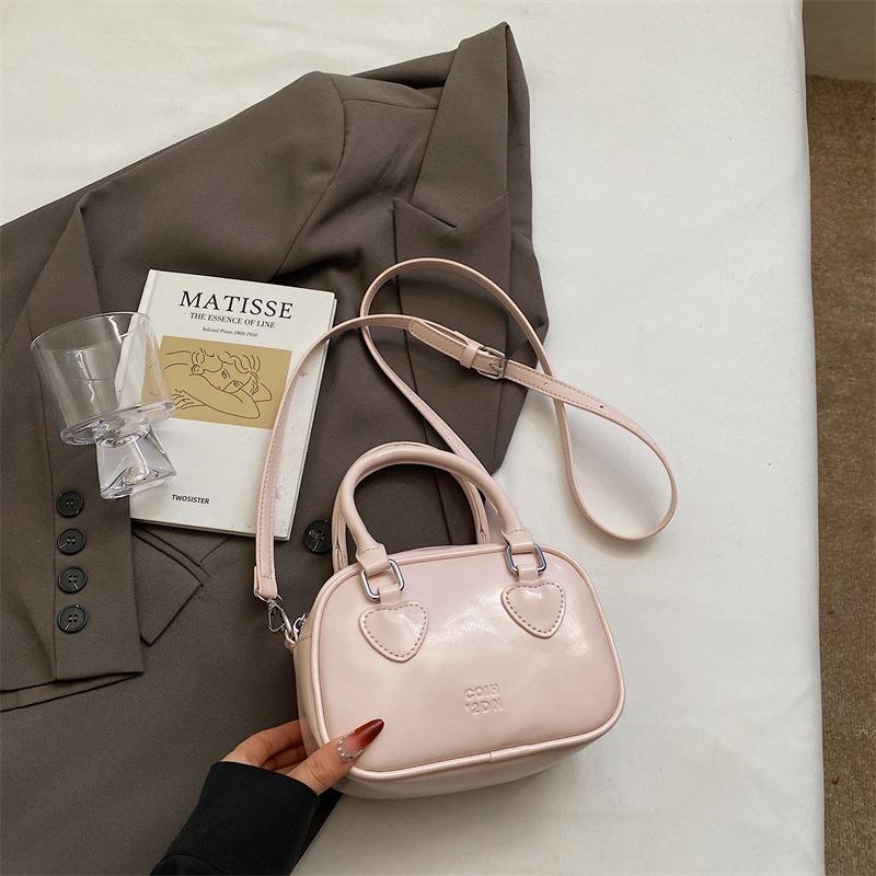 Niche Handbag 2025 New Fashionable Versatile Shoulder Bag Spring and Summer Simple and Advanced Messenger Pillow Bag