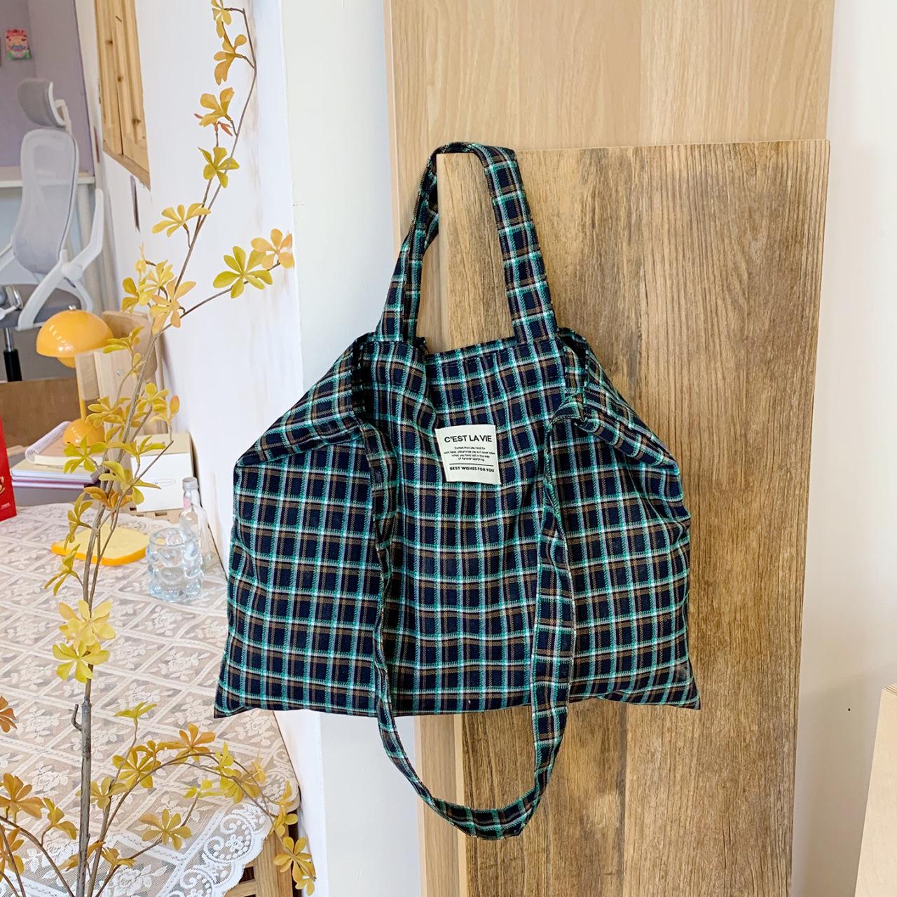 

Korean Retro Plaid Women’s Crossbody Bag: Lightweight, Breathable Shoulder Tote with Large Capacity зелёный