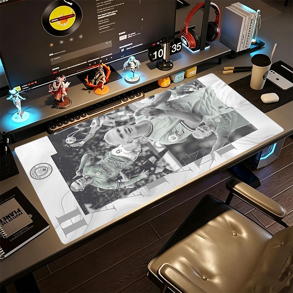 Electric City Footballer Gaming Mouse Pad Office Mouse Mats Computer Desk Keyboard Mat Non-Slip Rubber Base Gaming Accessories Ideal Gift for Gamers